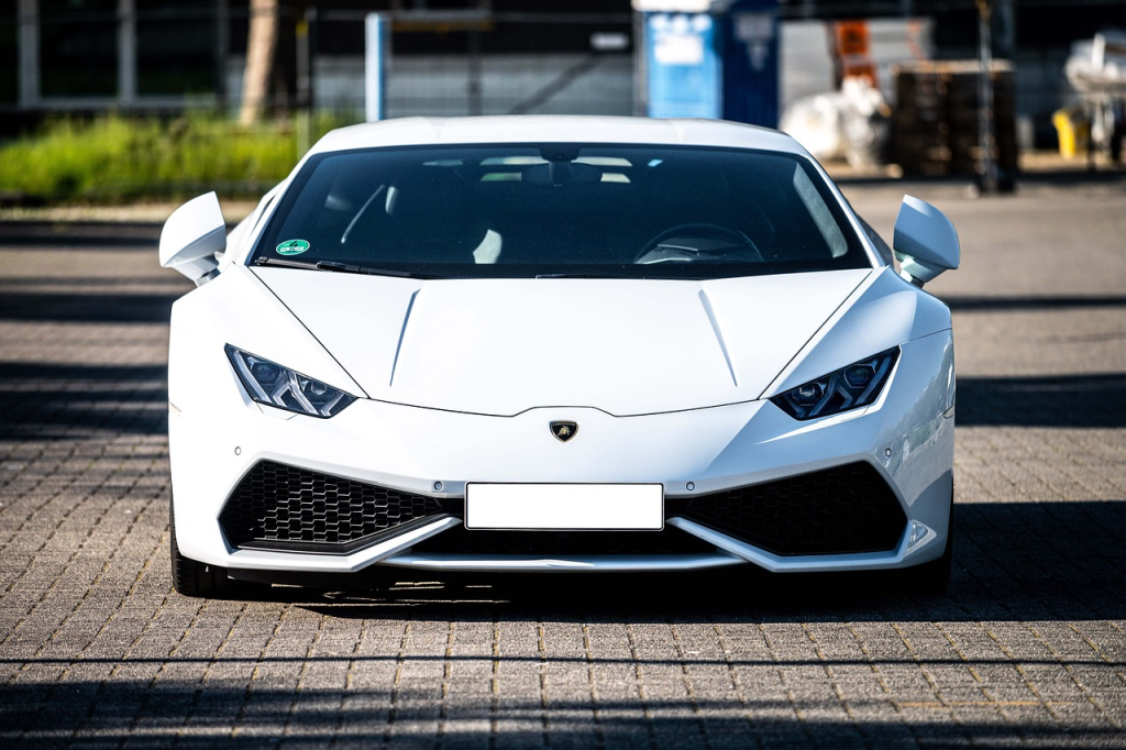 Want a Glamorous Miami Wedding Start With a Luxury Car Rental