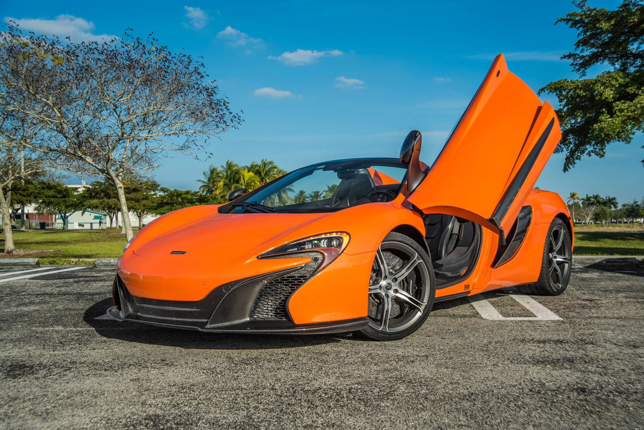McLaren 650s Rental Miami | Twin-Turbo V8 Supercar